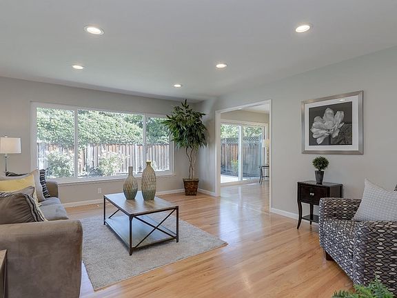 3rd image of 4749 Cherrywood Dr