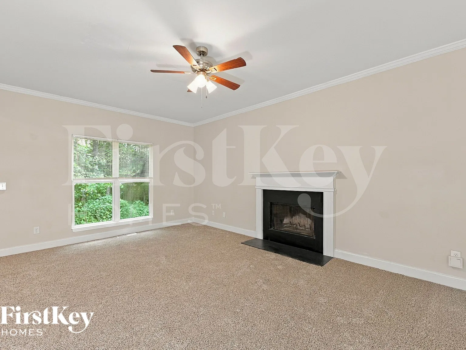 3 bed, 2.5 bath, 1672 sqft, $1,865 — Photo 2