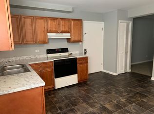 916 State St APT 1F, Lemont, IL 60439