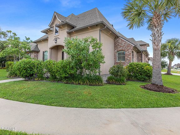 3rd image of 100 Cascade Palm Ct