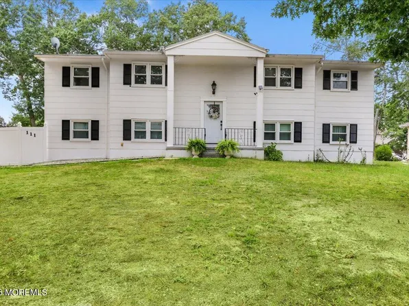 111 Oak Ridge Parkway, Toms River, NJ 08755