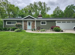 454 Kenwood Dr, Lewiston, NY 14092