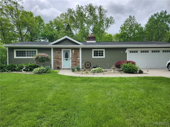 454 Kenwood Dr, Lewiston, NY 14092