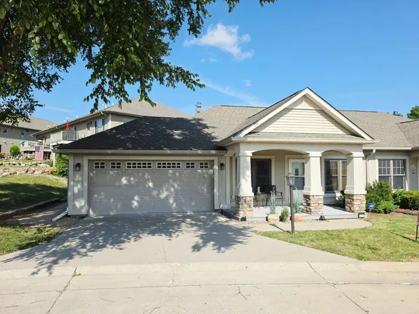 5215 Sunridge Dr, Pleasant Hill, IA 50327
