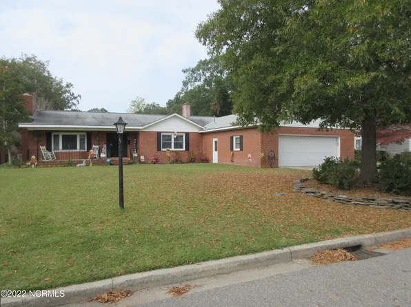 715 Park Circle, Laurinburg, NC 28352