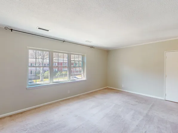 137 Lake Shore Rd APT 4, Brighton, MA 02135