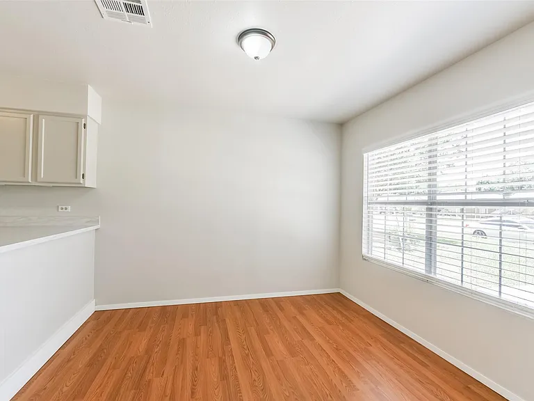 5514 Vickita Dr — Photo 23