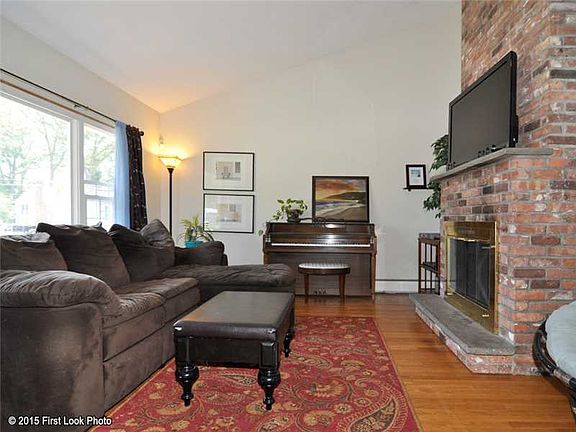 3rd image of 67 Wildwood Trl