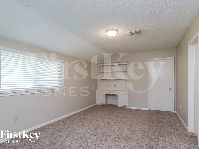 12610 Pine Bough Ln — Photo 7