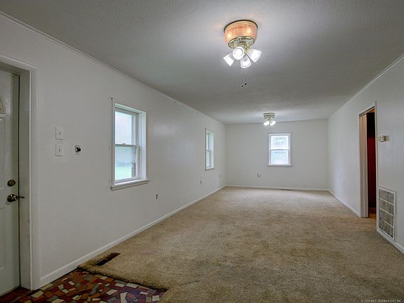 4th image of 5802 N 145th Ave