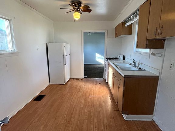 4th image of 914 Grant Ave APT 1