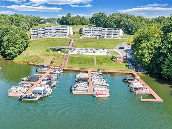 2nd image of 1085 Bluewater Dr Unit 209