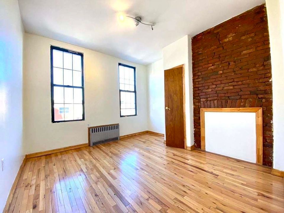 1st image of 242 Melrose St