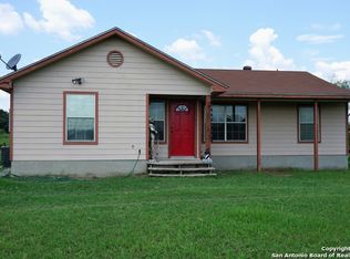 1220 Meadows Rd, Poteet, TX 78065