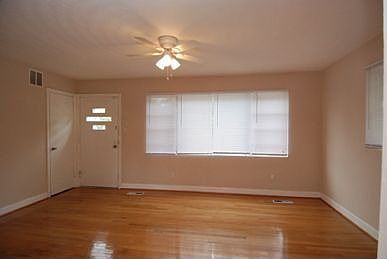 4th image of 2903 Peach St
