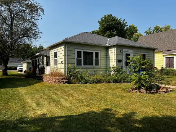 115 1st Ave, Madison, MN 56256