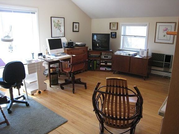 4th image of 6031 Spencer Ave