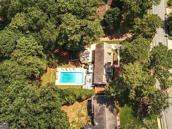 2nd image of 5513 N Peachtree Rd