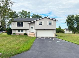 4821 Saint Joseph Dr, Lockport, NY 14094