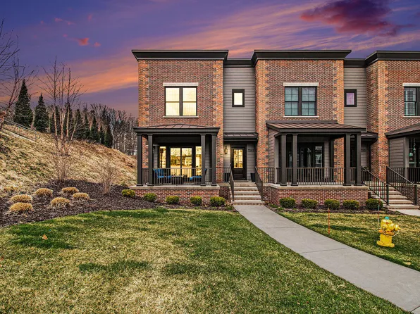 7283 Schoolhouse Dr SE, Ada, MI 49301