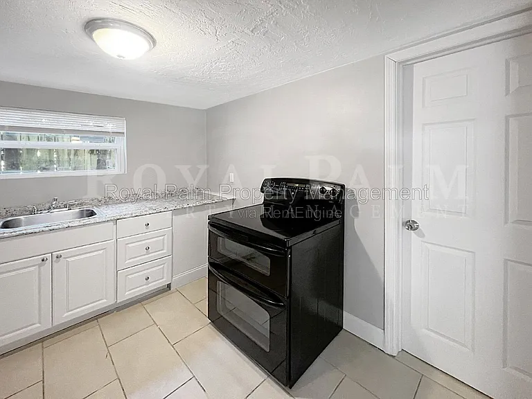 1615 Evans Ave #2 — Photo 5