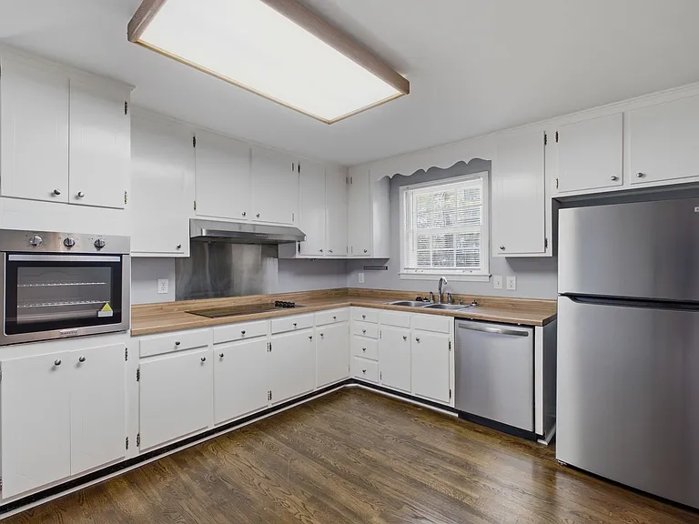 270 Richbriar Rd — Photo 3