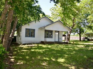 905 W Meacham St, Henryetta, OK 74437