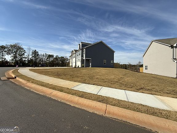 2nd image of 156 Milledge Common Dr
