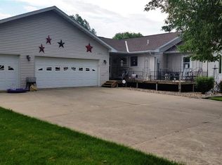 202 Cedar Hill Ave, Nashua, IA 50658