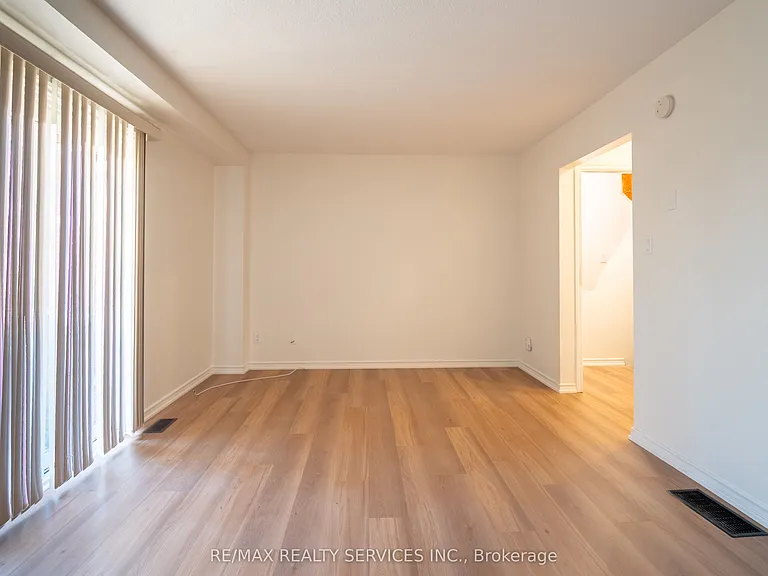 100 Brownleigh Ave #176 — Photo 13