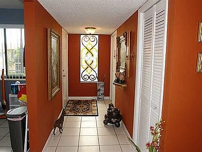 5th image of 350 Lakeview Dr APT 204