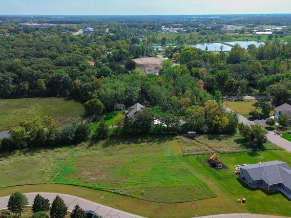 104 Meadow Ln, New London, MN 56273