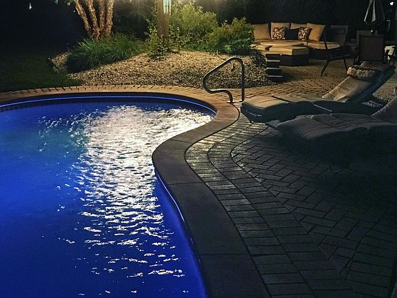 2nd image of 90 Glenbrook Cir