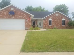8038 Austin Dr, Troy, IL 62294
