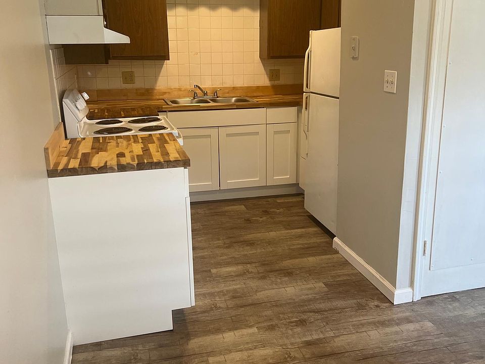1st image of 211 Elyria Dr #4