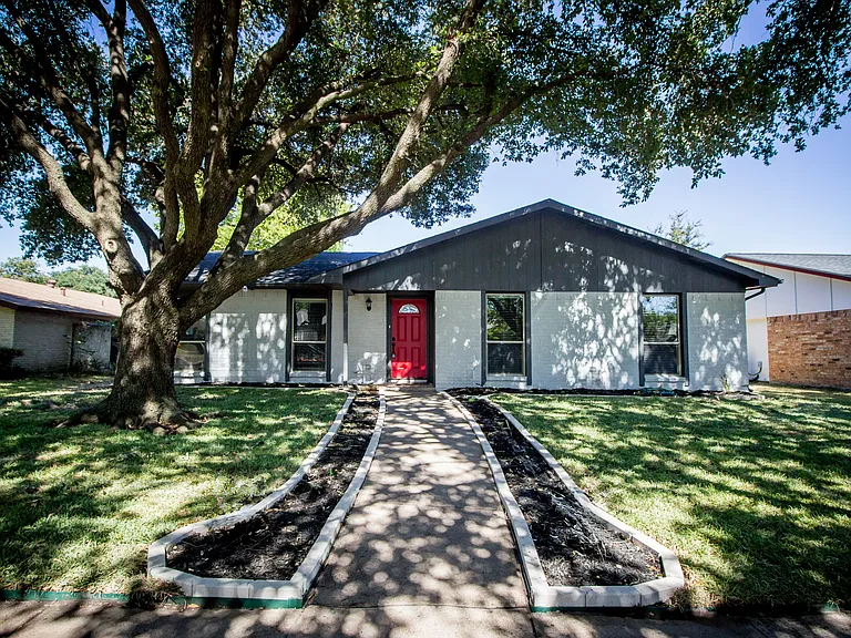 2813 Ripplewood Dr — Photo 1