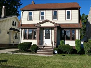 940 Quilliams Rd, Cleveland Heights, OH 44121