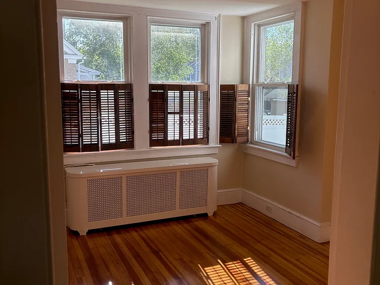 30 Whitman Ave — Photo 11