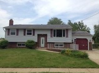 303 Hobart Dr, Clementon, NJ 08021