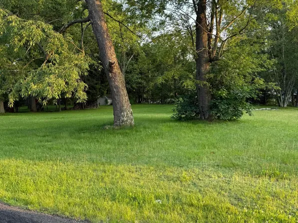 4 Everson St, Peckville, PA 18452