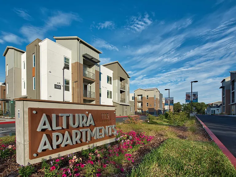 Altura — Photo 63
