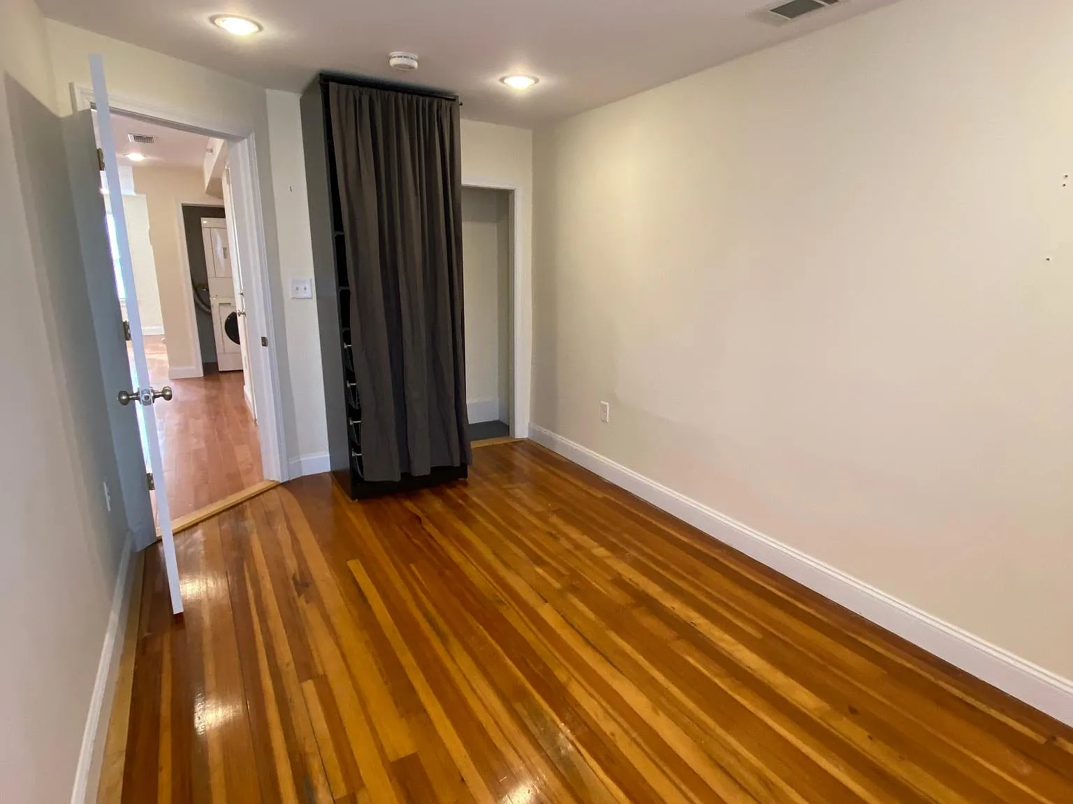 2 bed, 1100 sqft, $2,600 — Photo 3