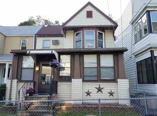 1565 5th St, Rensselaer, NY 12144