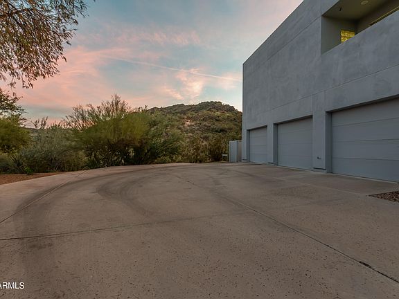 4th image of 2245 E VOGEL Avenue
