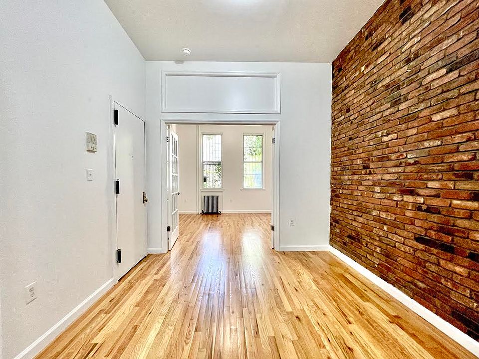1st image of 221 Suydam St APT 1R