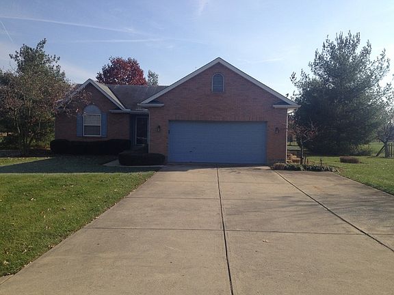Kitchen
						:
						12 1/2' X 13'
Access to Laundry