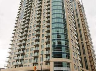 242 Rideau St #1804, Ottawa, ON K1N 0B7