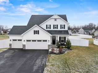 6027 N Ivory Dr, Farmington, NY 14425