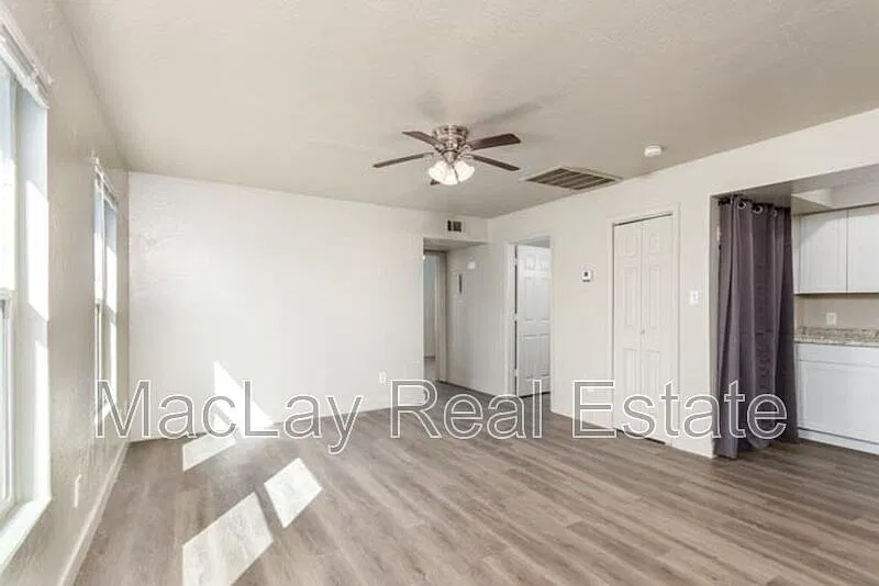 2 bed, 1.0 bath, 660 sqft, $1,250 — Photo 2