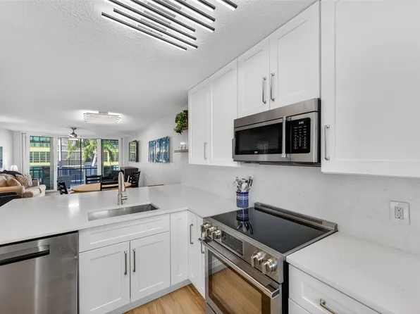 19701 Gulf Blvd APT 328, Indian Shores, FL 33785